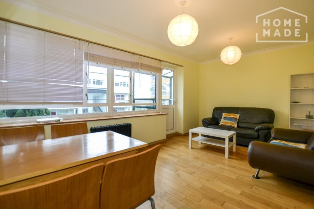 Property photo 3 of 12 Bright Furnished Living Room With Dining Area...