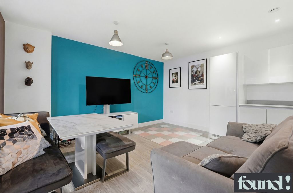 Property photo 3 of 18 Photo 3