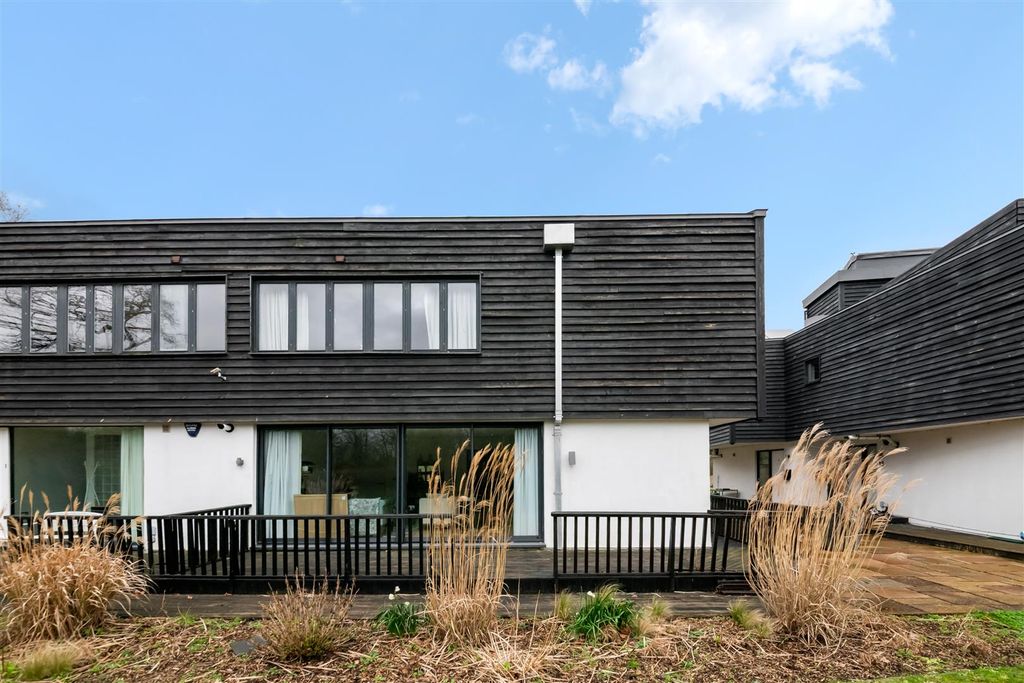 Property photo 3 of 21