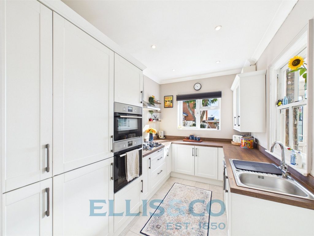 Property photo 2 of 15 Picture No. 16