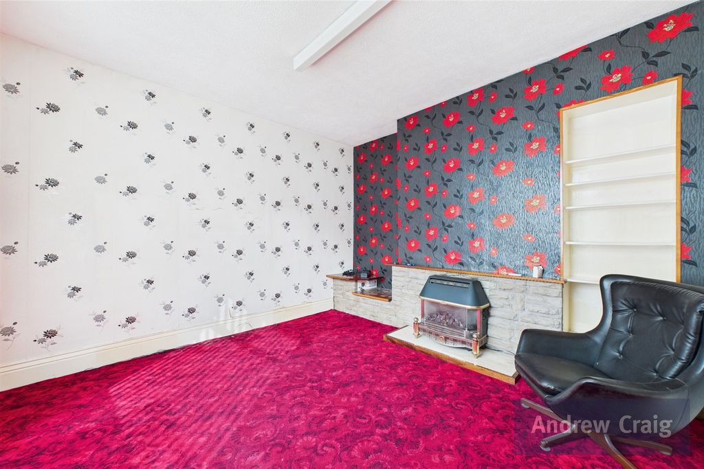 Property photo 2 of 11 Lounge