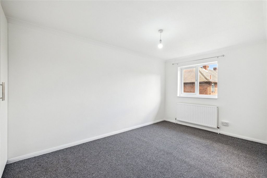 Property photo 3 of 16 Picture No. 12