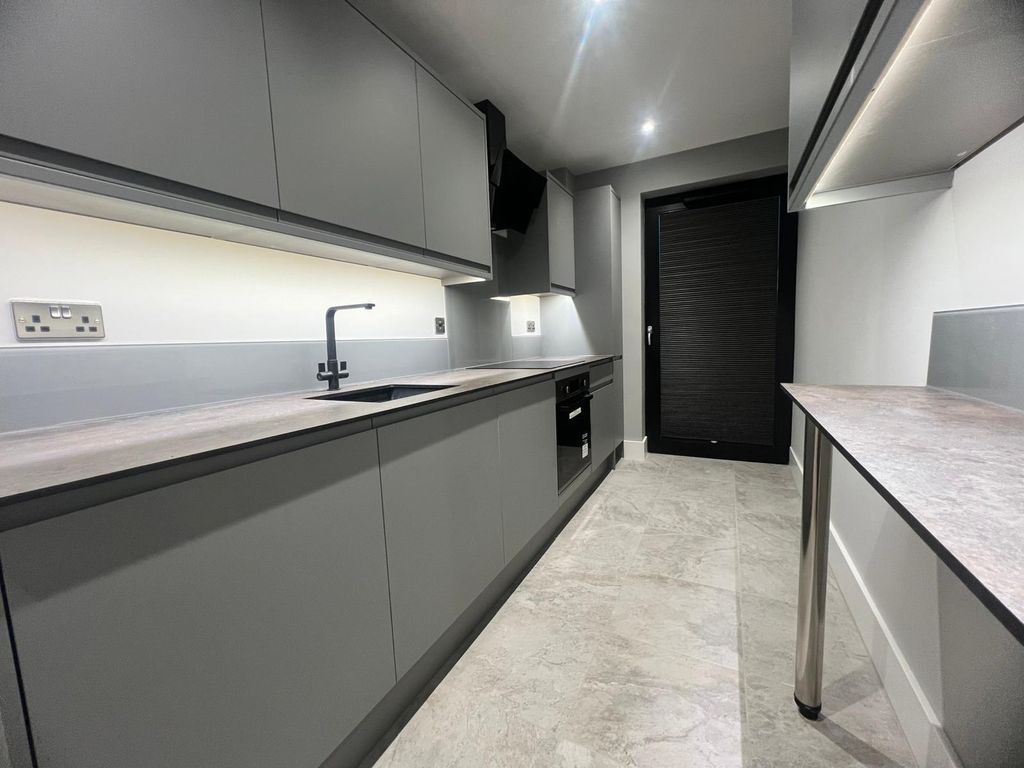 Property photo 2 of 12 Image