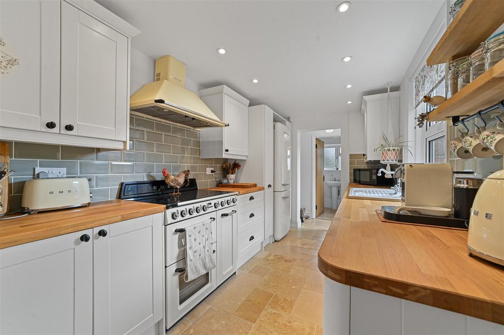 Property photo 2 of 16 Kitchen