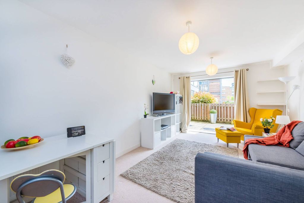 Property photo 1 of 7