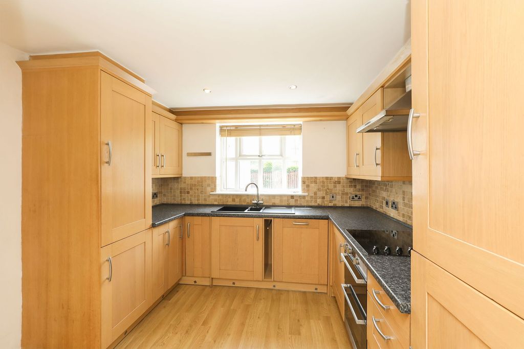 Property photo 3 of 29