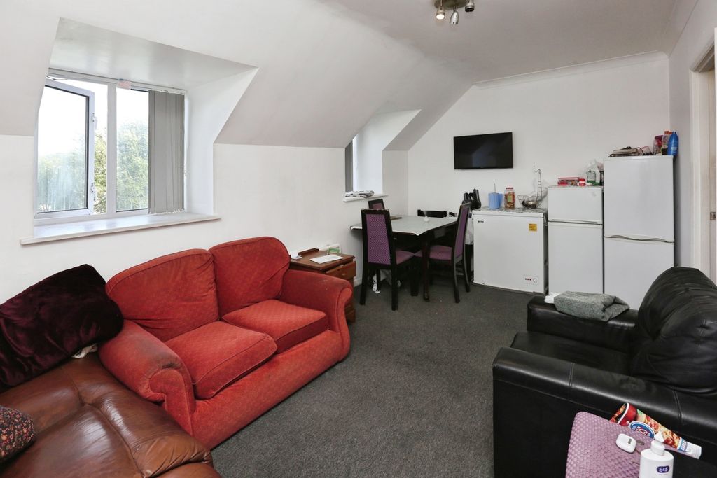 Property photo 2 of 11 Photo