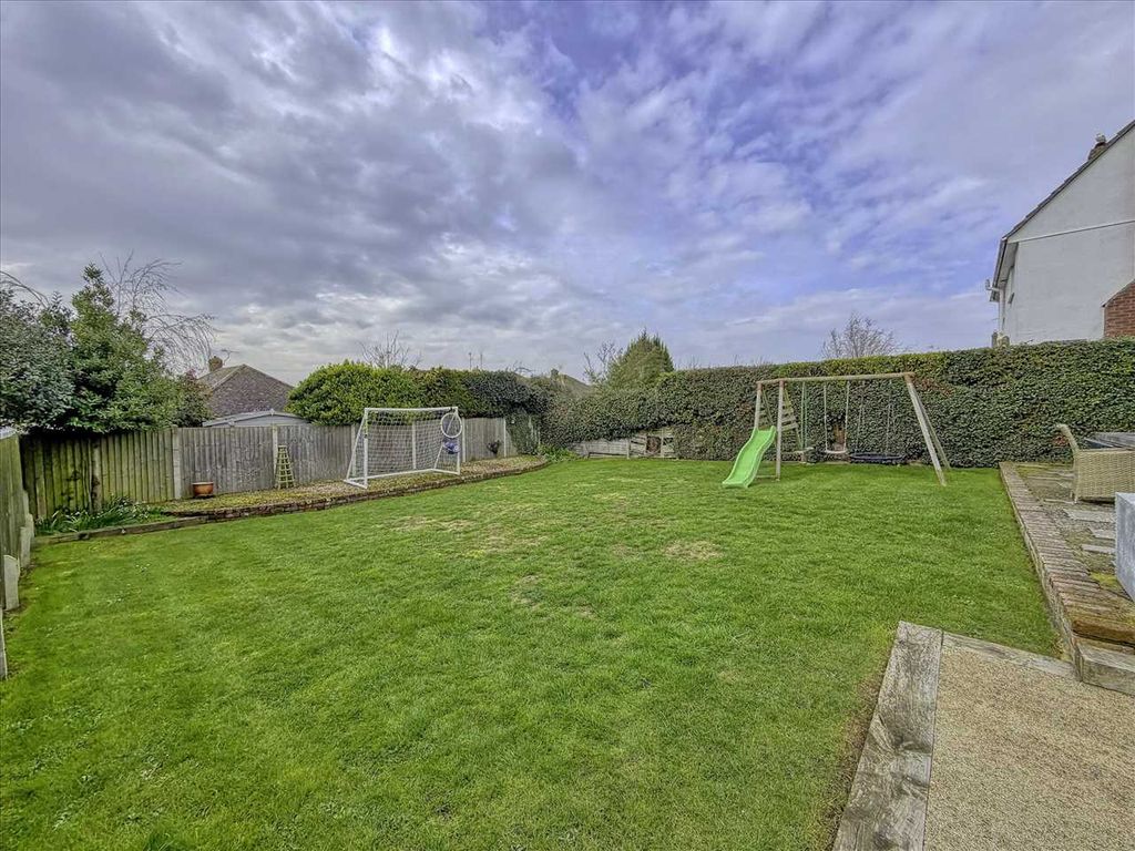 Property photo 2 of 23