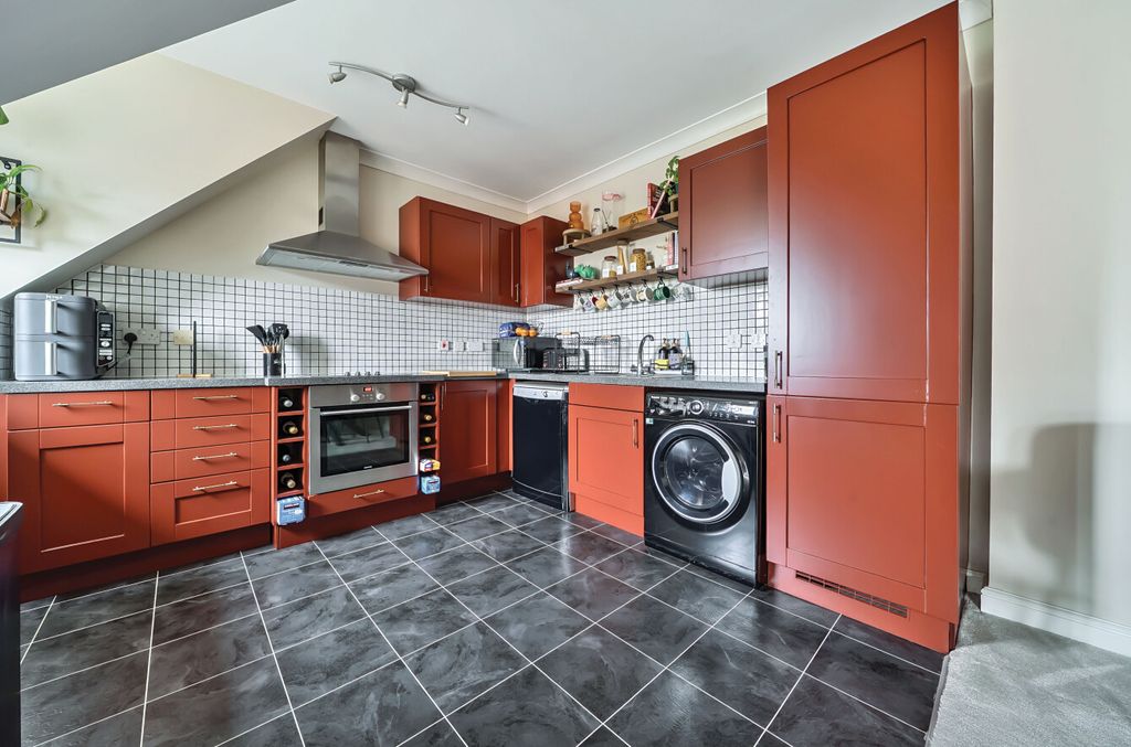 Property photo 2 of 18 1304777-6-6841736...