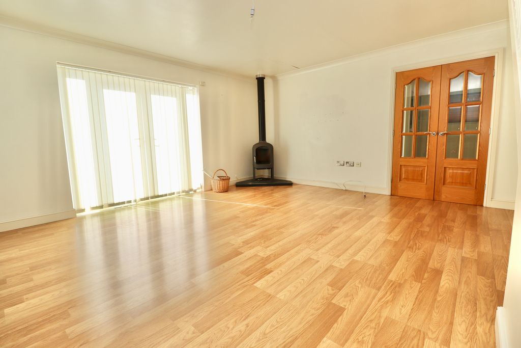 Property photo 3 of 21 Img_9473