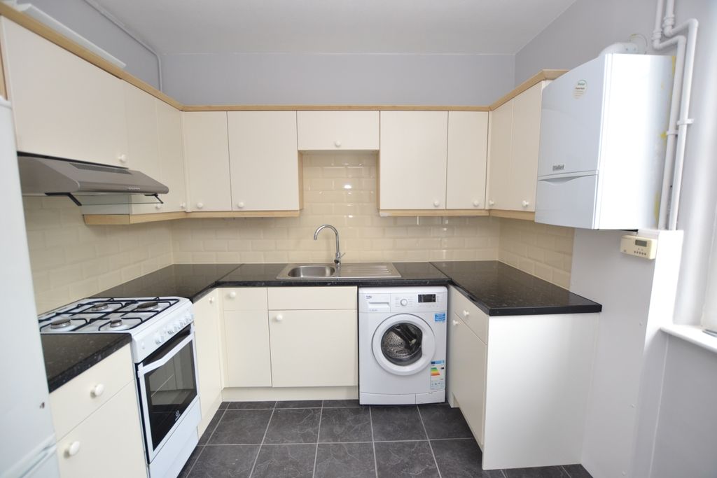 Property photo 2 of 8 Kitchen