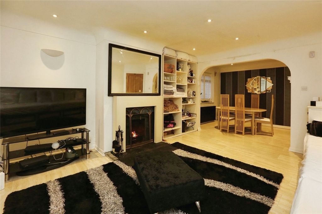 Property photo 3 of 21 Picture No. 15