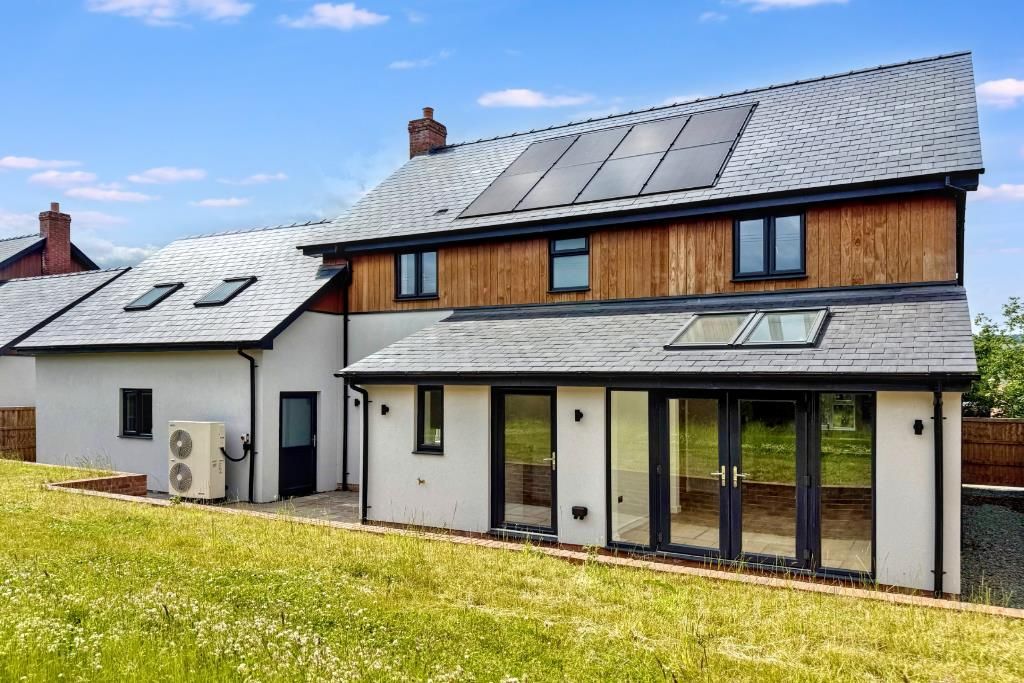 Property photo 3 of 19 P2 Wellfield Back.Jpeg