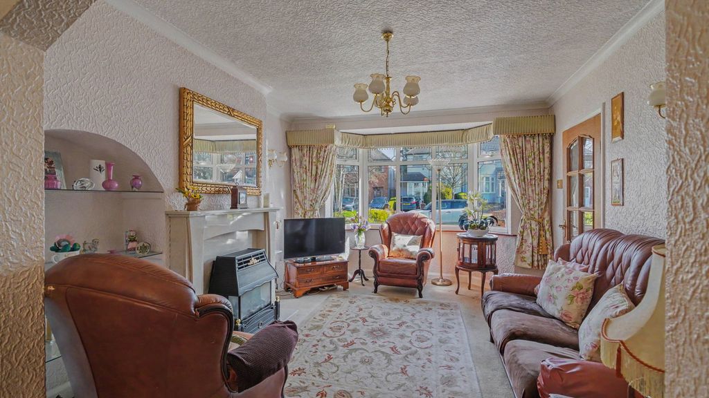 Property photo 3 of 18