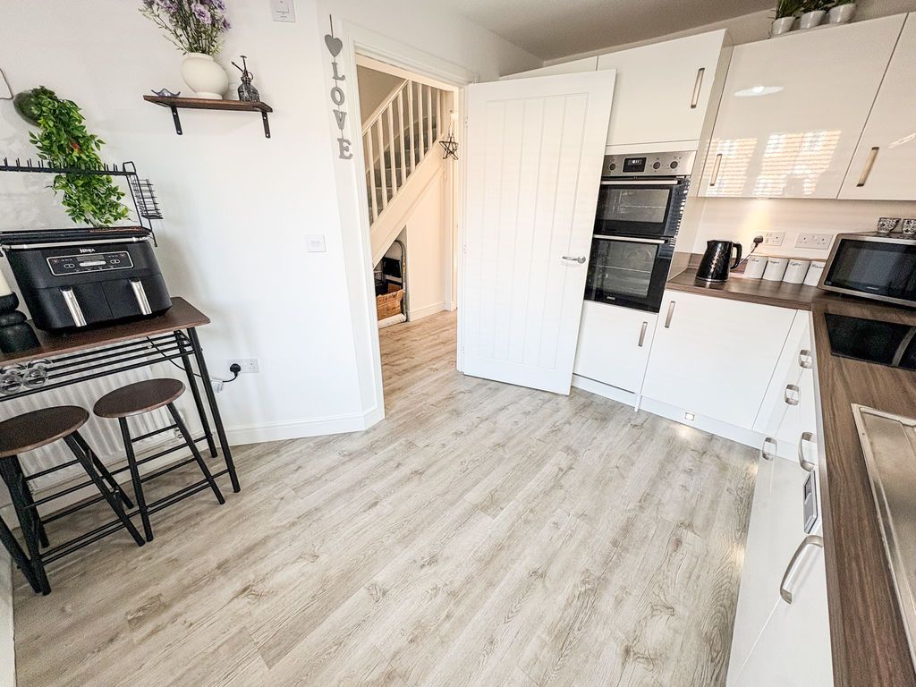 Property photo 3 of 11 Photo 10