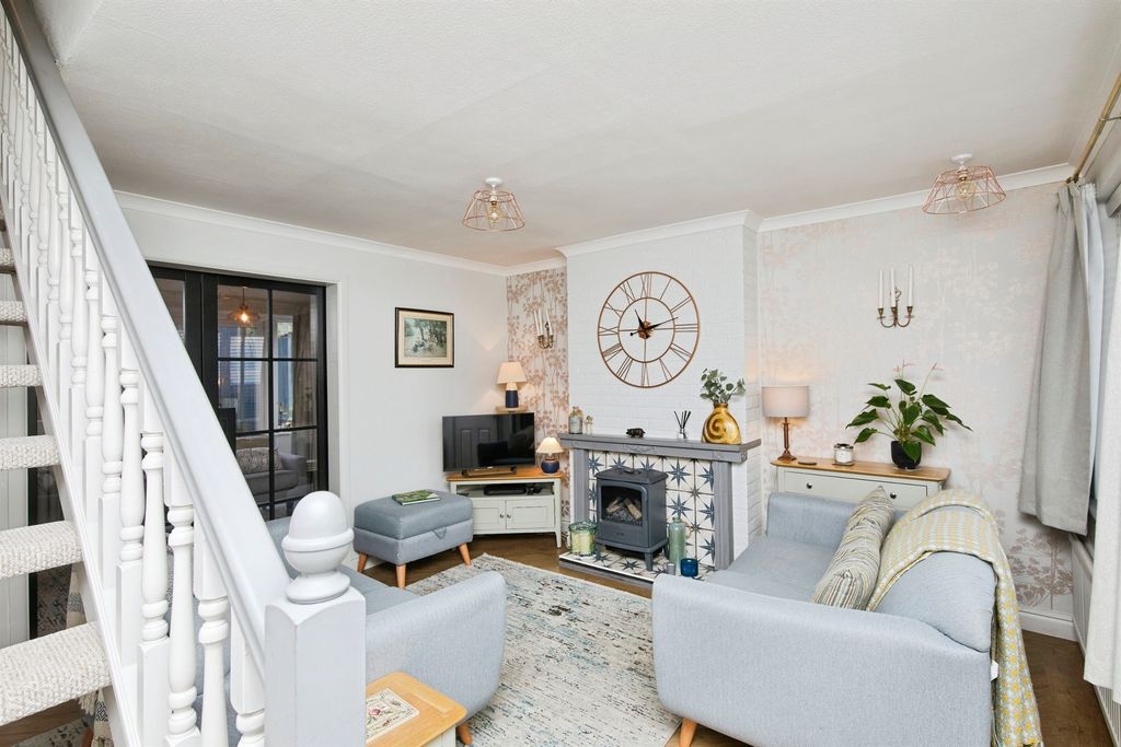 Property photo 3 of 18