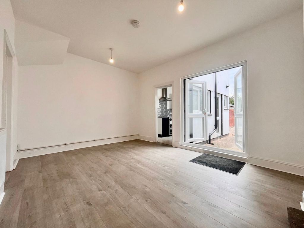 Property photo 1 of 29