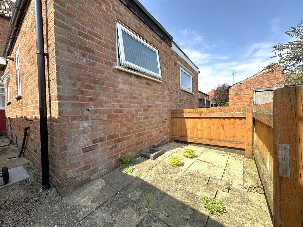 Property photo 3 of 13 Rear Courtyard 821