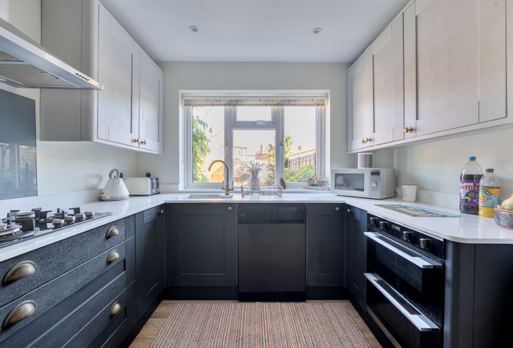 Property photo 3 of 13 1451805-4-69F3933...
