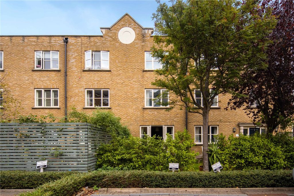 Property photo 1 of 19 Exterior