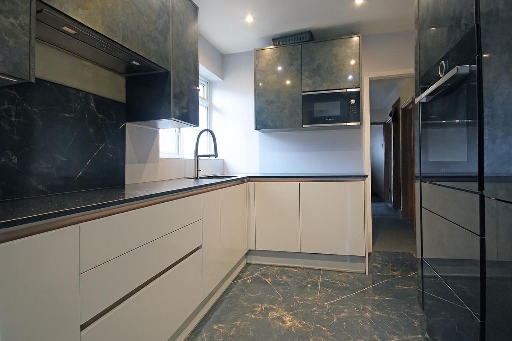 Property photo 3 of 14 Chatgpt Image Oct 20, 2025, 03_41_01 Pm.Png