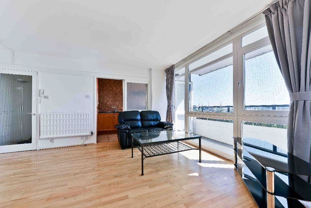 Property photo 2 of 8