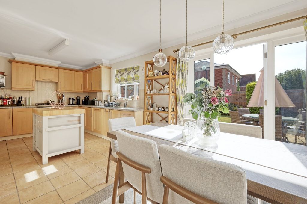 Property photo 2 of 18