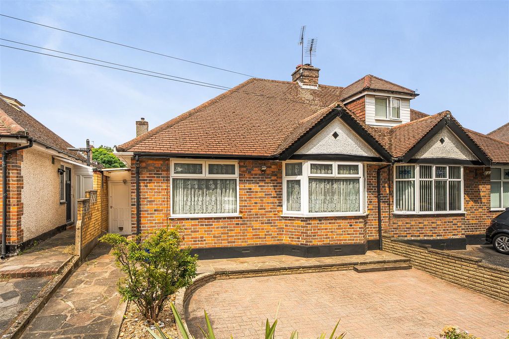 Property photo 1 of 10 Hillrise Avenue - Front 1.Jpg