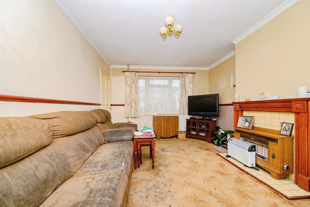 Property photo 3 of 13