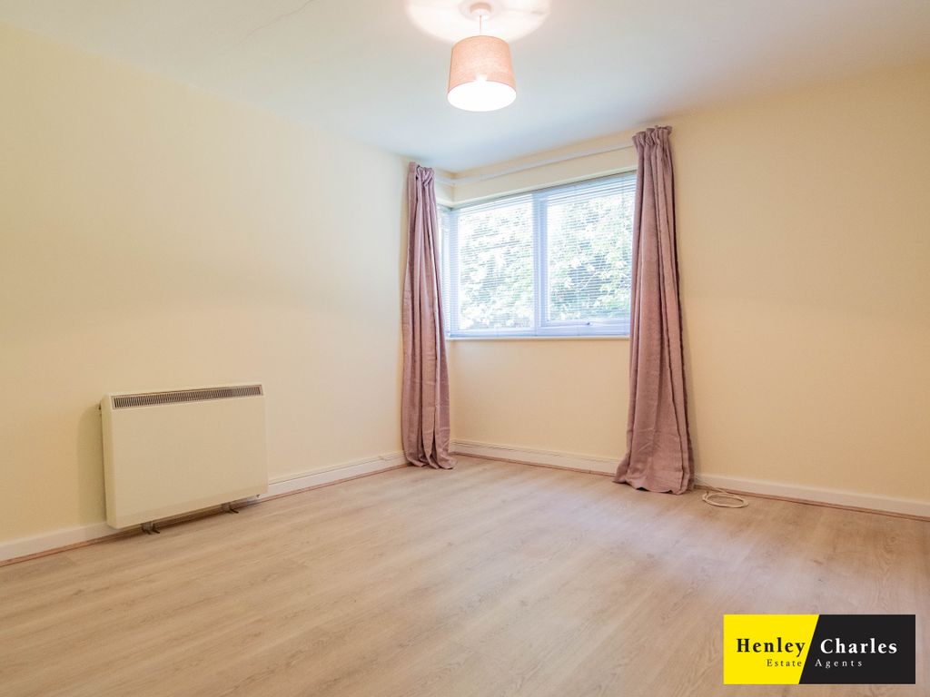 Property photo 3 of 5 P5239070