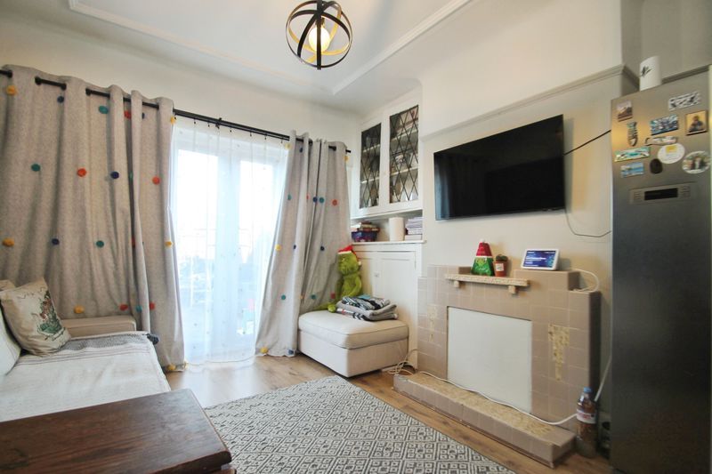 Property photo 3 of 8 Photo 3