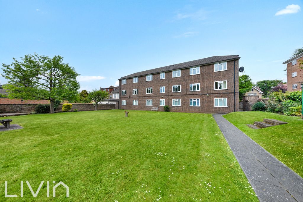 Property photo 1 of 9 5