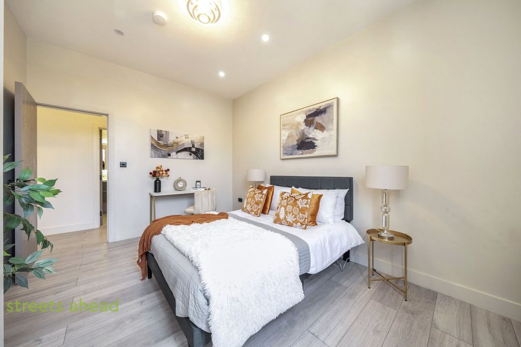 Property photo 3 of 15 1B435F69-6445-454...