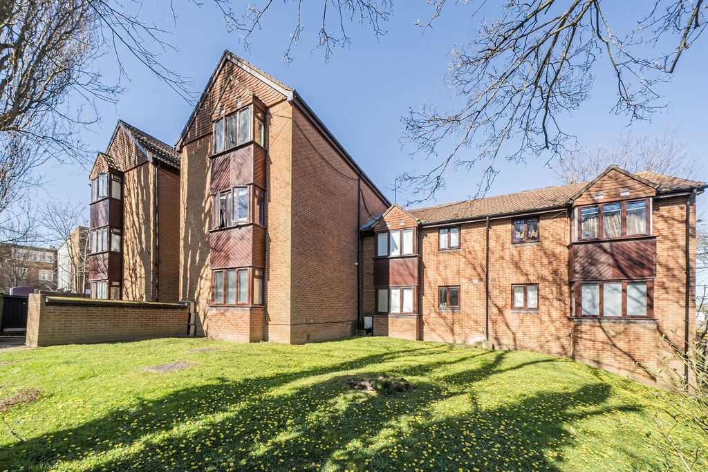 Property photo 1 of 7