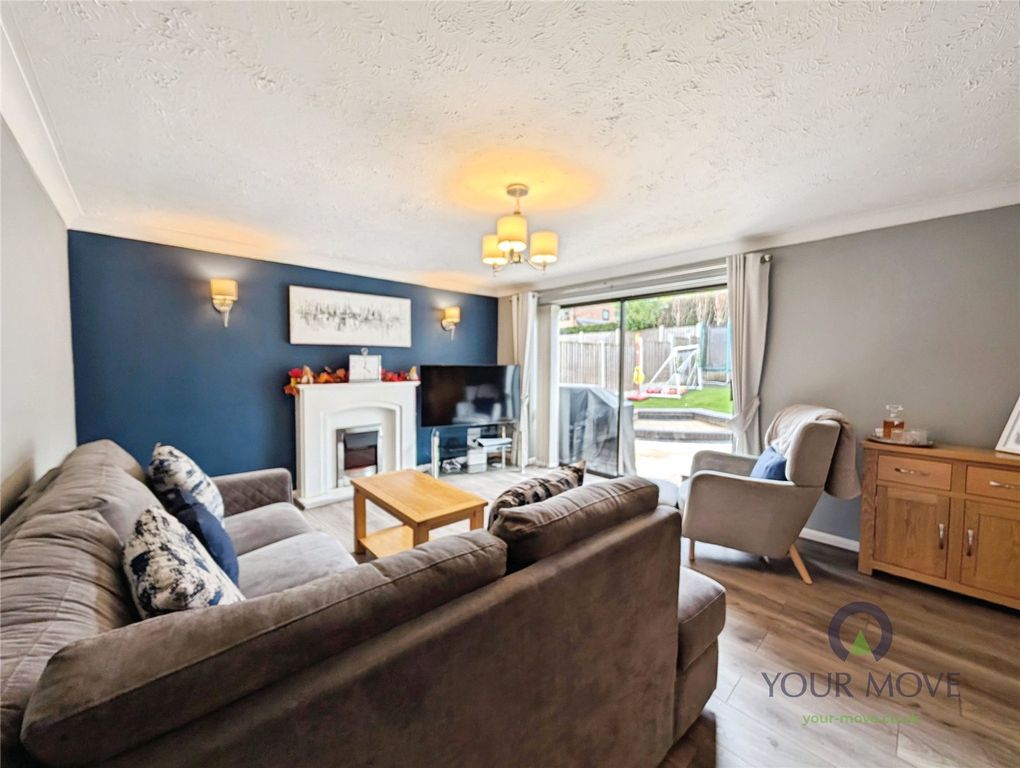 Property photo 2 of 18 Lounge