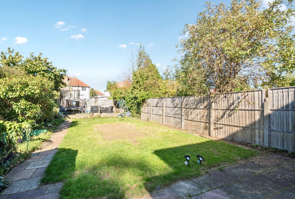 Property photo 3 of 9 1362045-8-68E3Ca4...