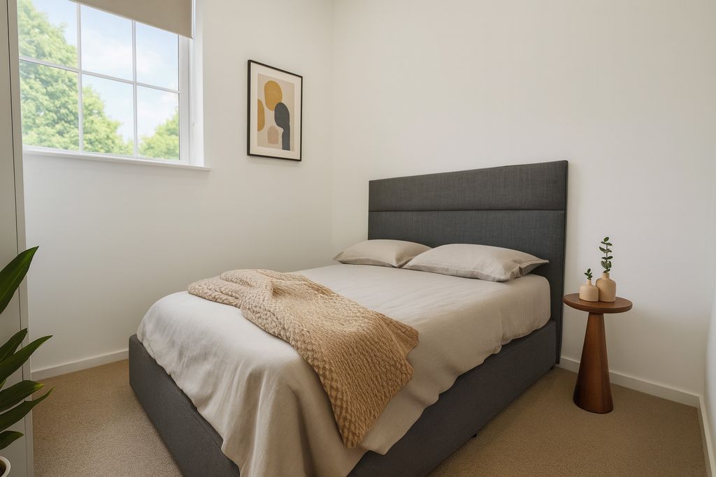 Property photo 1 of 6 Bedroom2