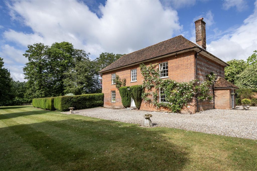 Property photo 1 of 26 Fyfield Manor
