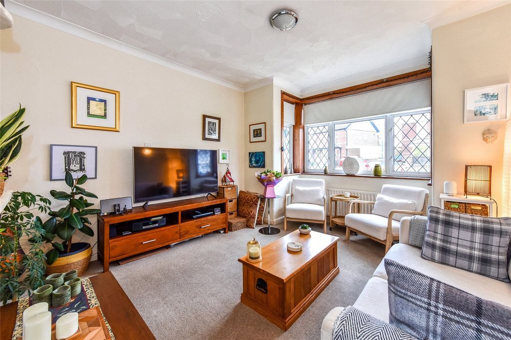 Property photo 3 of 16 Sitting Room