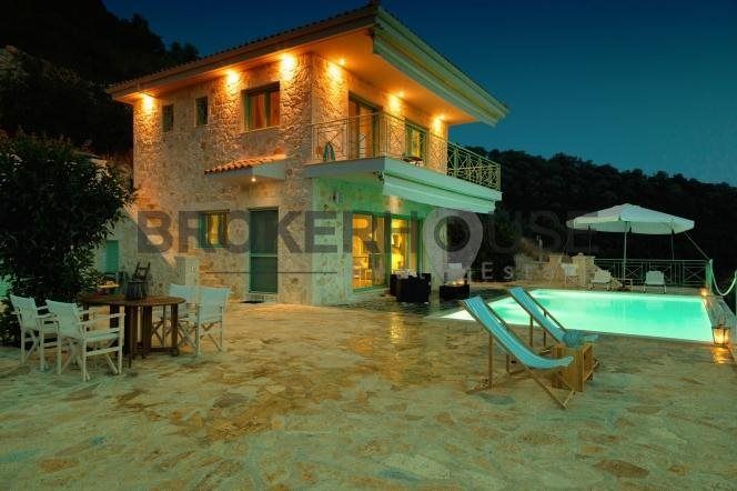 Property photo 1 of 25 Villa, 230 Sq, For Sale