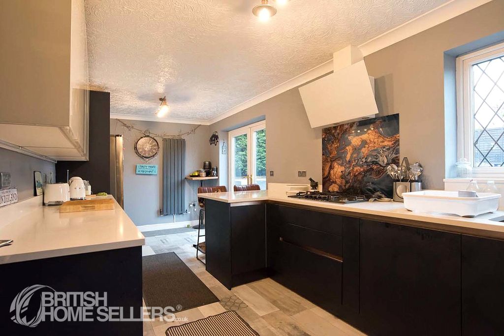 Property photo 2 of 15 Picture No. 05