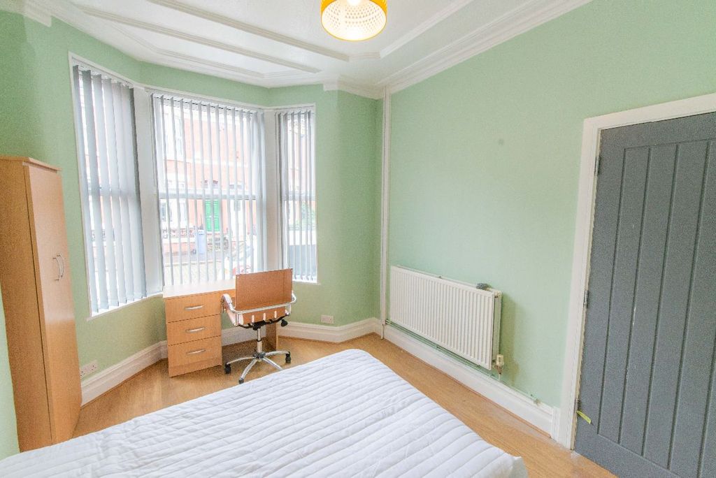 Property photo 1 of 36