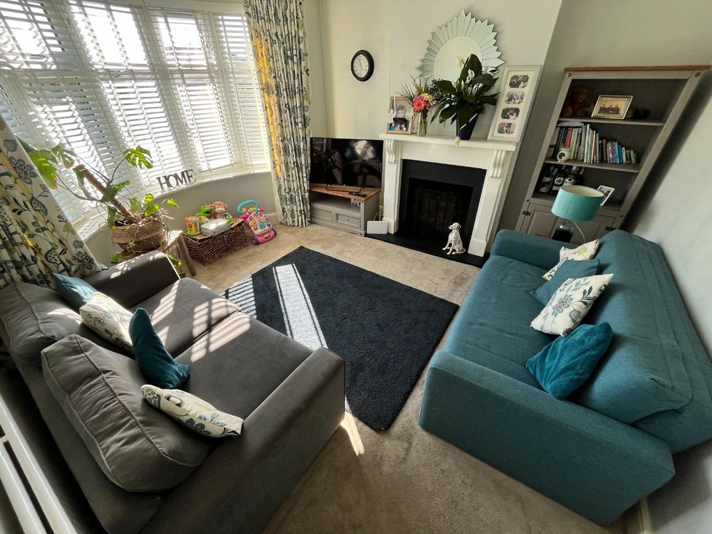 Property photo 2 of 14 4184951