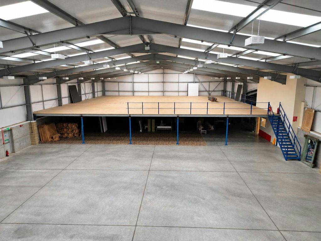 Property photo 3 of 8 Industrial Warehouse Interior.Jpg