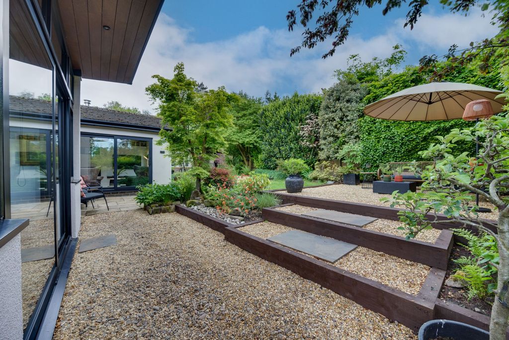 Property photo 2 of 52