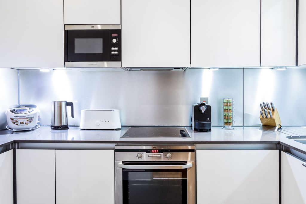 Property photo 2 of 32