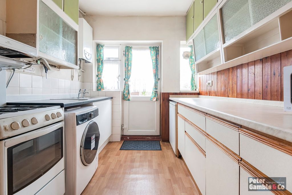 Property photo 2 of 23