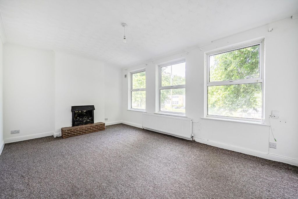 Property photo 2 of 18 1471146-14-6A1Eda58485F8.Jpg