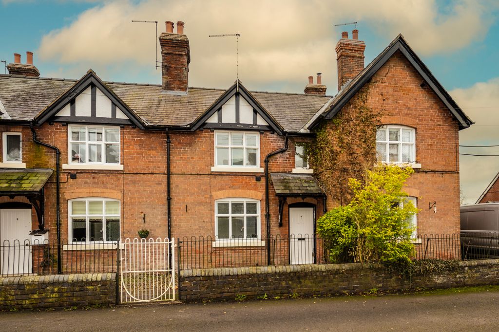 Property photo 1 of 15 6 Church Steet 130126-102