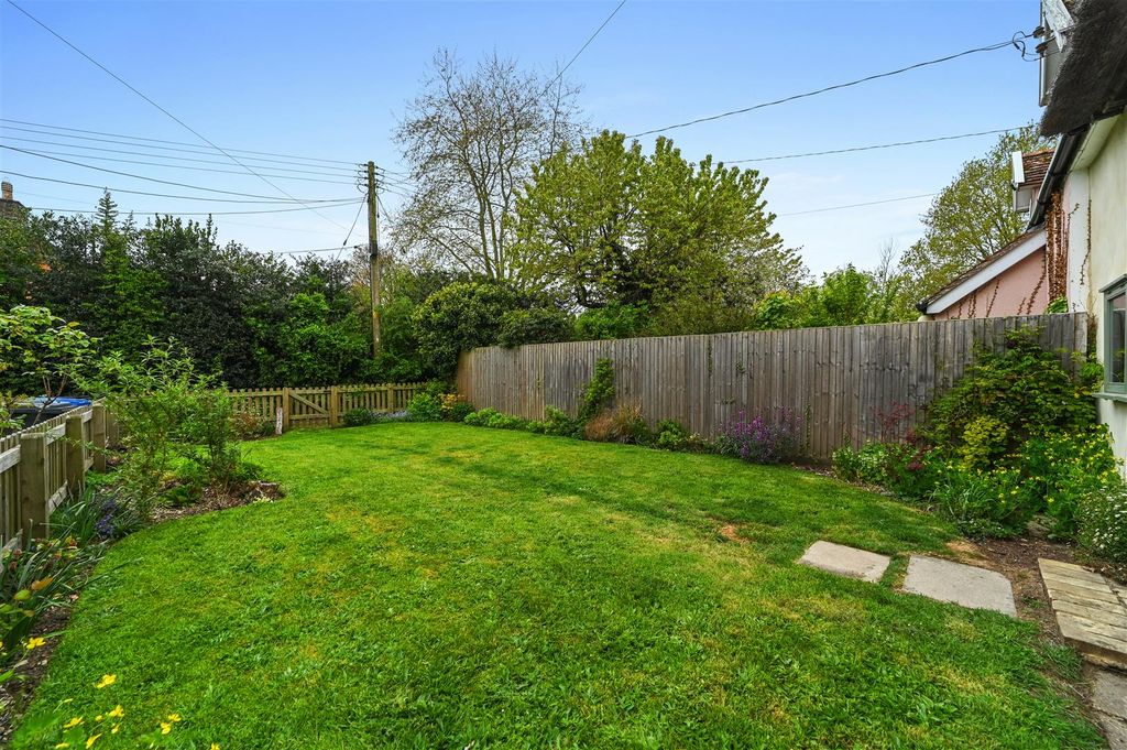 Property photo 3 of 14 Garden